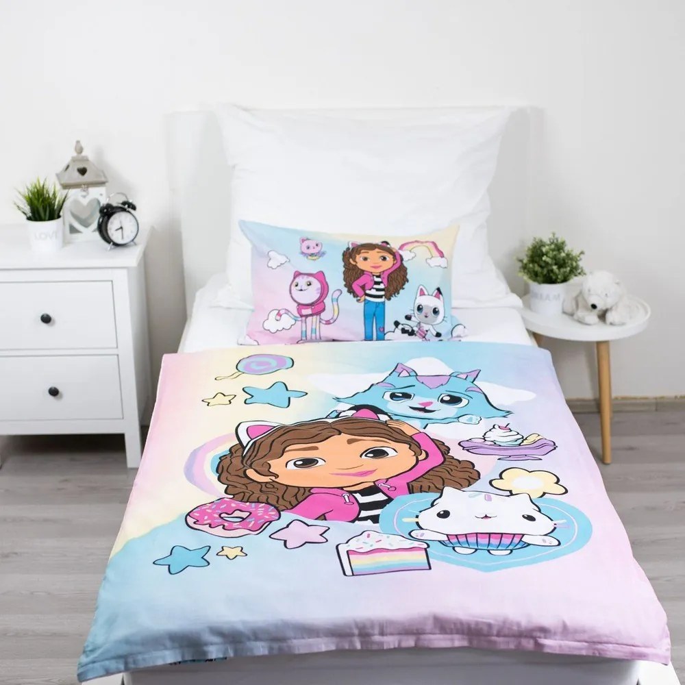 Lenjerie de pat pentru copii din bumbac pentru pătuț 100x135 cm Gabby's Dollhouse "Sugar Dream" – Jerry Fabrics
