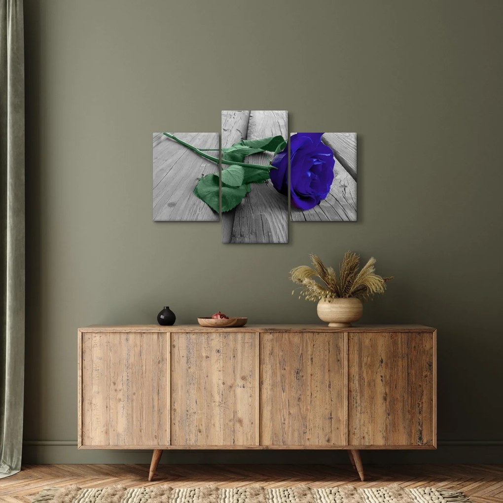 Tablou - Trandafir albastru cu tulpina verde (90x60 cm)