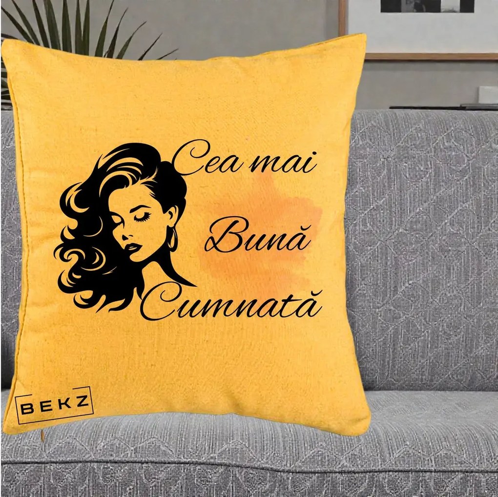 Cadou pentru Cumnata - Perna Personalizata Cea mai Buna Cumnata cu Silueta Dama si Pete Roz, 40x40 cm, Galben, Husa Detasabila, Perna Inclusa, BEKZ®