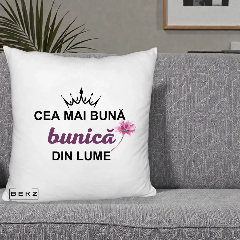 Cadou pentru Bunica - Perna Personalizata Cea Mai Buna Bunica Din Lume Coroana Mov Floare Roz, 40x40 cm, Alb Pufos, Husa Detasabila, Perna Inclusa, BEKZ®