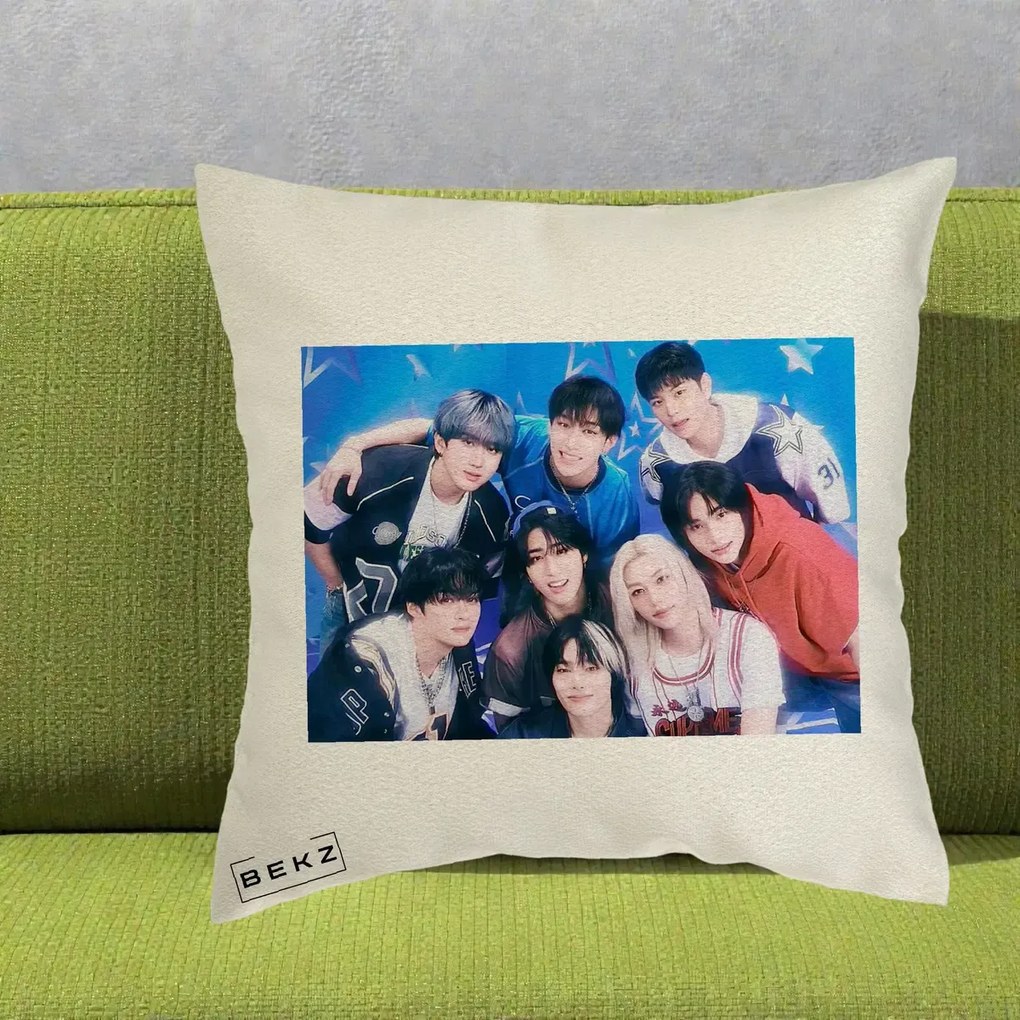 Perna Personalizata K-Pop Grup Foto Stele, 40x40 cm, Ecru, Husa Detasabila, Perna Inclusa, BEKZ®