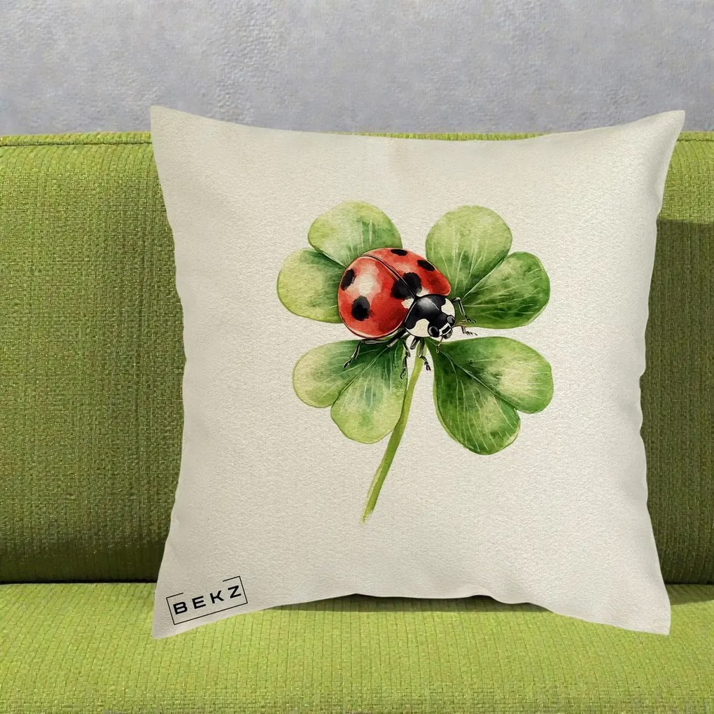 Perna Decorativa Buburuza Norocoasa pe Trifoi cu Patru Foi, 40x40 cm, Ecru, Husa Detasabila, Perna Inclusa, BEKZ®