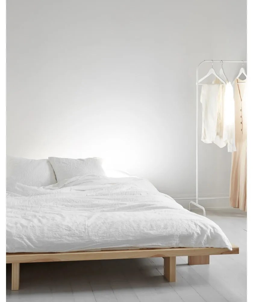 Pat matrimonial din lemn masiv de pin cu somieră 160x200 cm Japan – Karup Design