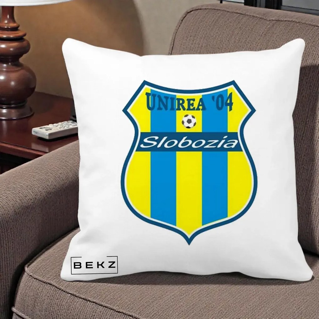 Perna Personalizata Unirea '04 Slobozia Fotbal, 40x40 cm, Alba Mata, Husa Detasabila, Perna Inclusa, BEKZ®