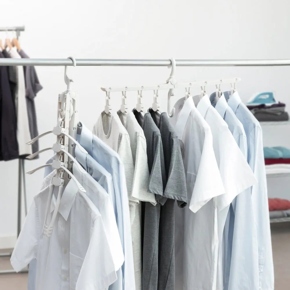 Organizator suspendat pentru haine InnovaGoods Hang It