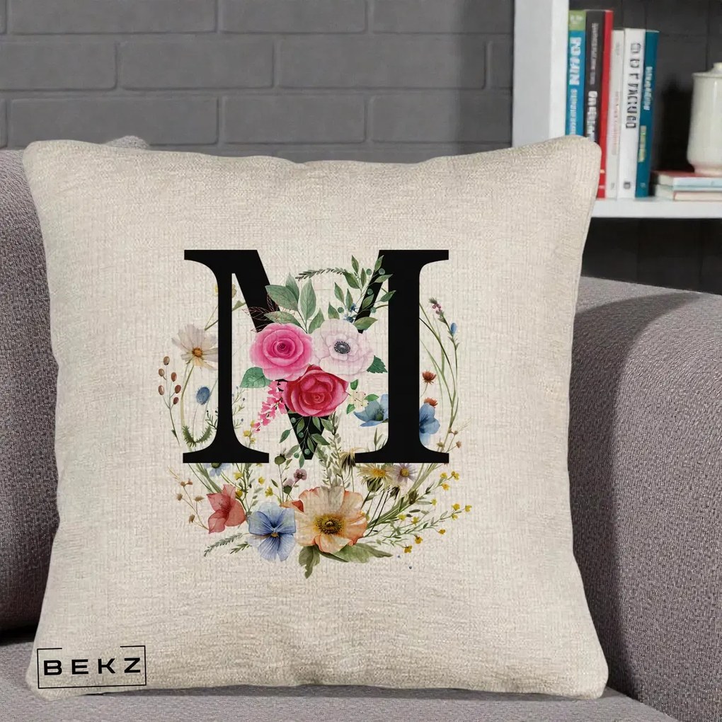 Cadou Personalizat - Perna Personalizata Monogram Litera M cu Flori Acuarela, 40x40 cm, Bej Canapea, Husa Detasabila, Perna Inclusa, BEKZ®