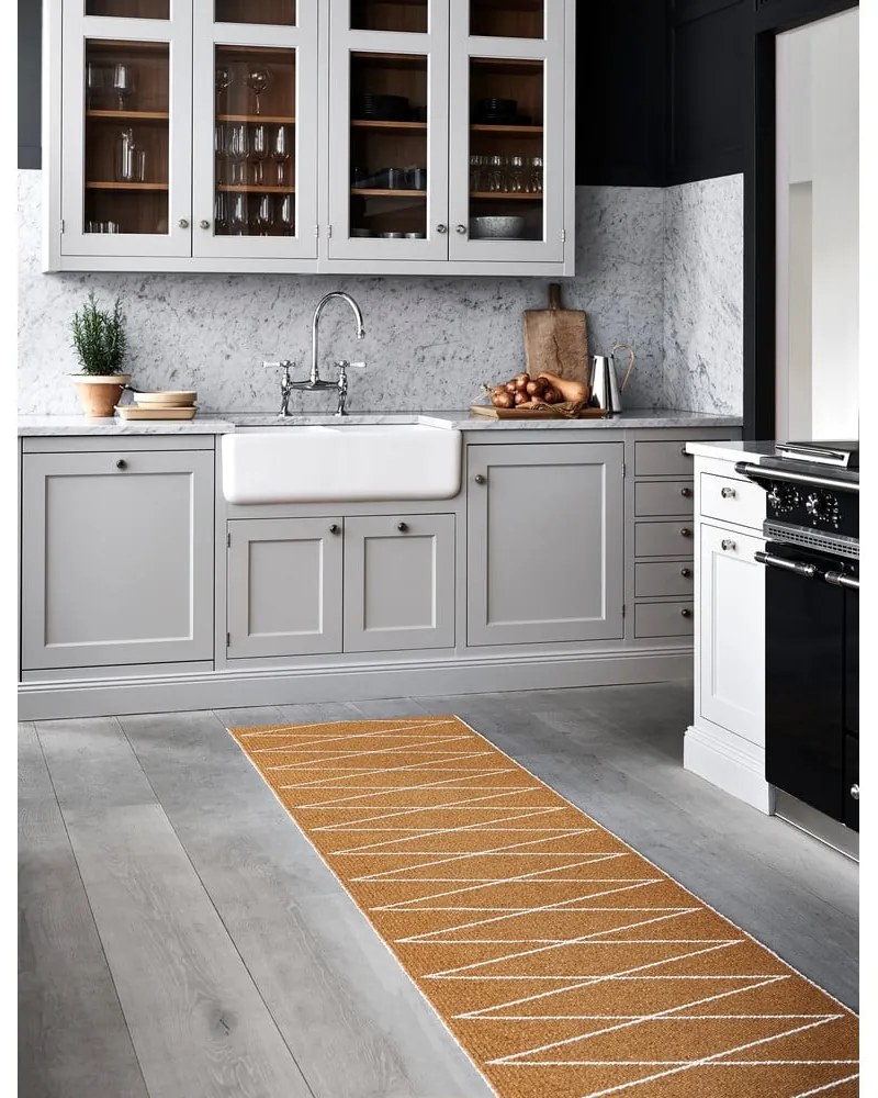 Covor tip traversă pentru interior și exterior galben ocru 70x320 cm Max Ochre – Pappelina