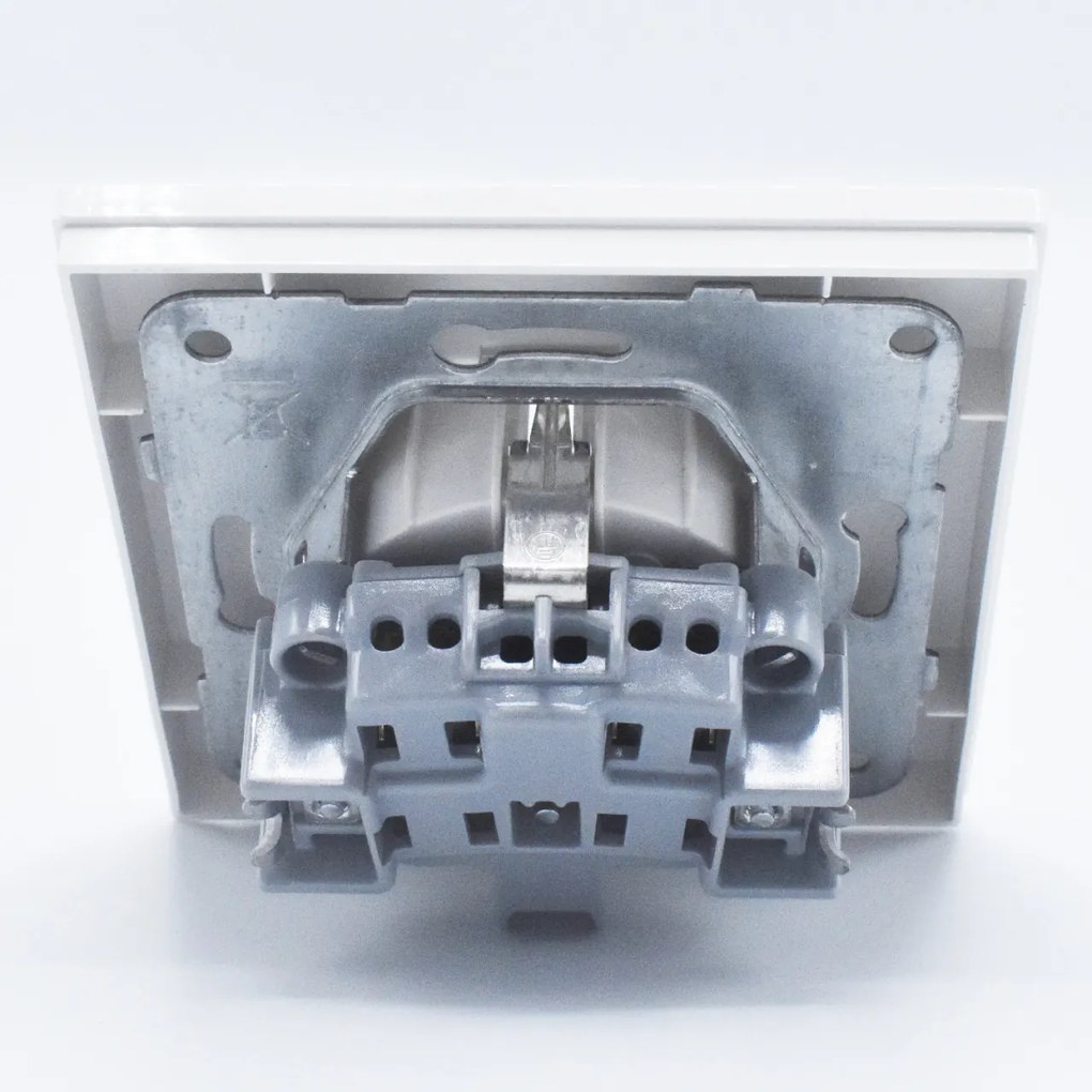 Priza simpla cu impamantare si protectie copil Karre Plus Pansonic, ST, alba