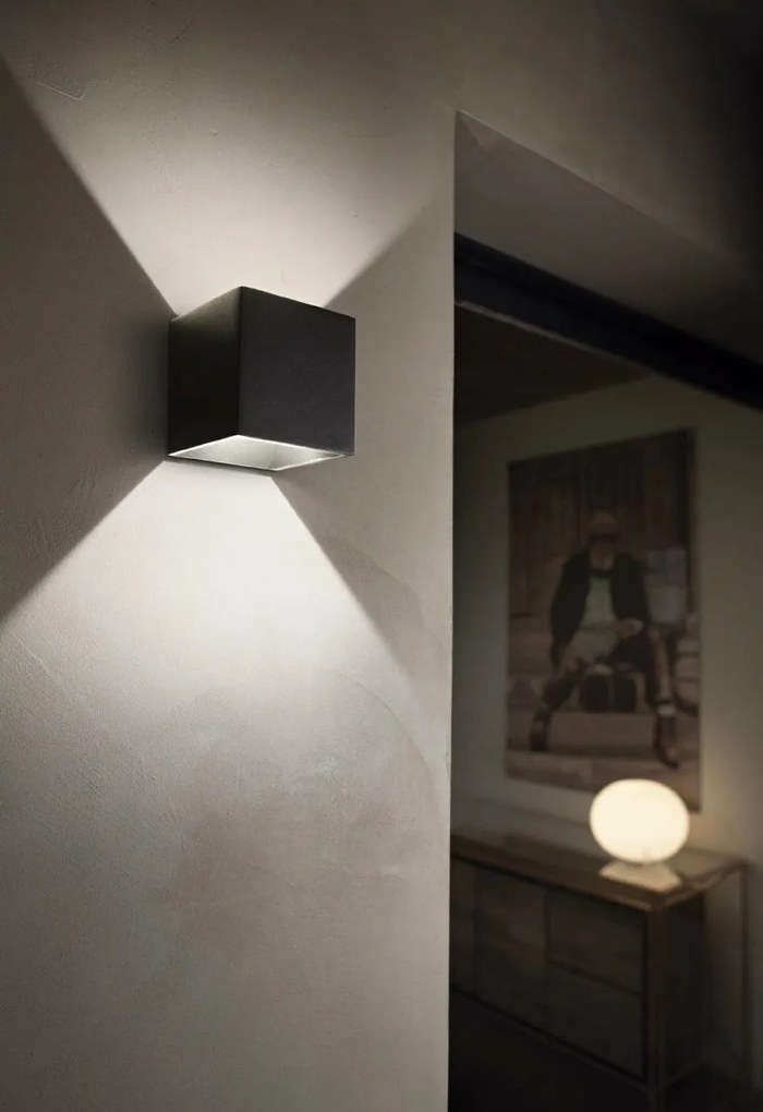 Aplica LED iluminat exterior design modern cu protectie IP54 Rubik ap 4000k NERO