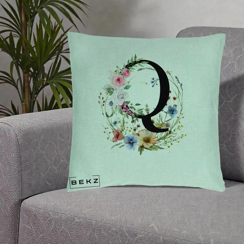 Cadou Personalizat - Perna Personalizata Monogram Litera Q cu Flori Acuarela, 40x40 cm, Verde Menta, Husa Detasabila, Perna Inclusa, BEKZ®