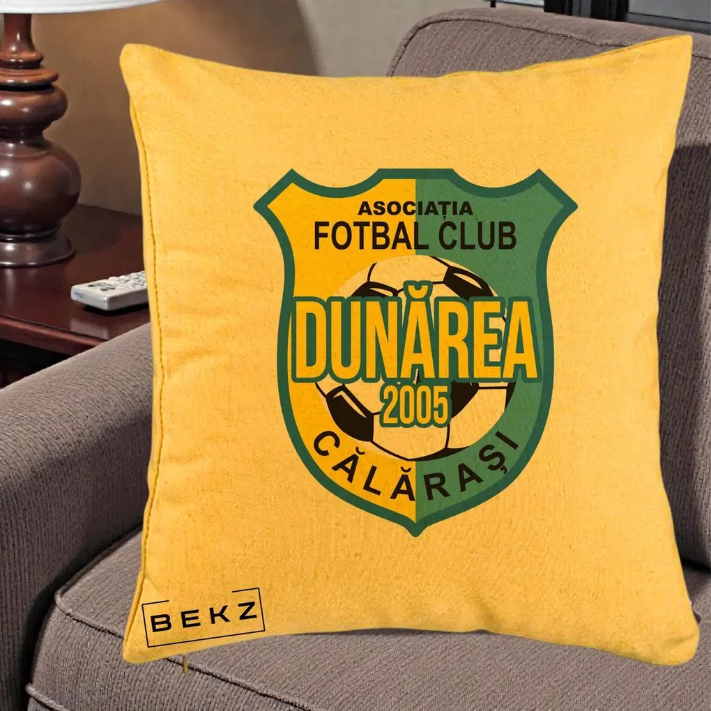 Perna Personalizata AFC Dunarea Calarasi 2005 Fotbal, 40x40 cm, Galben, Husa Detasabila, Perna Inclusa, BEKZ®
