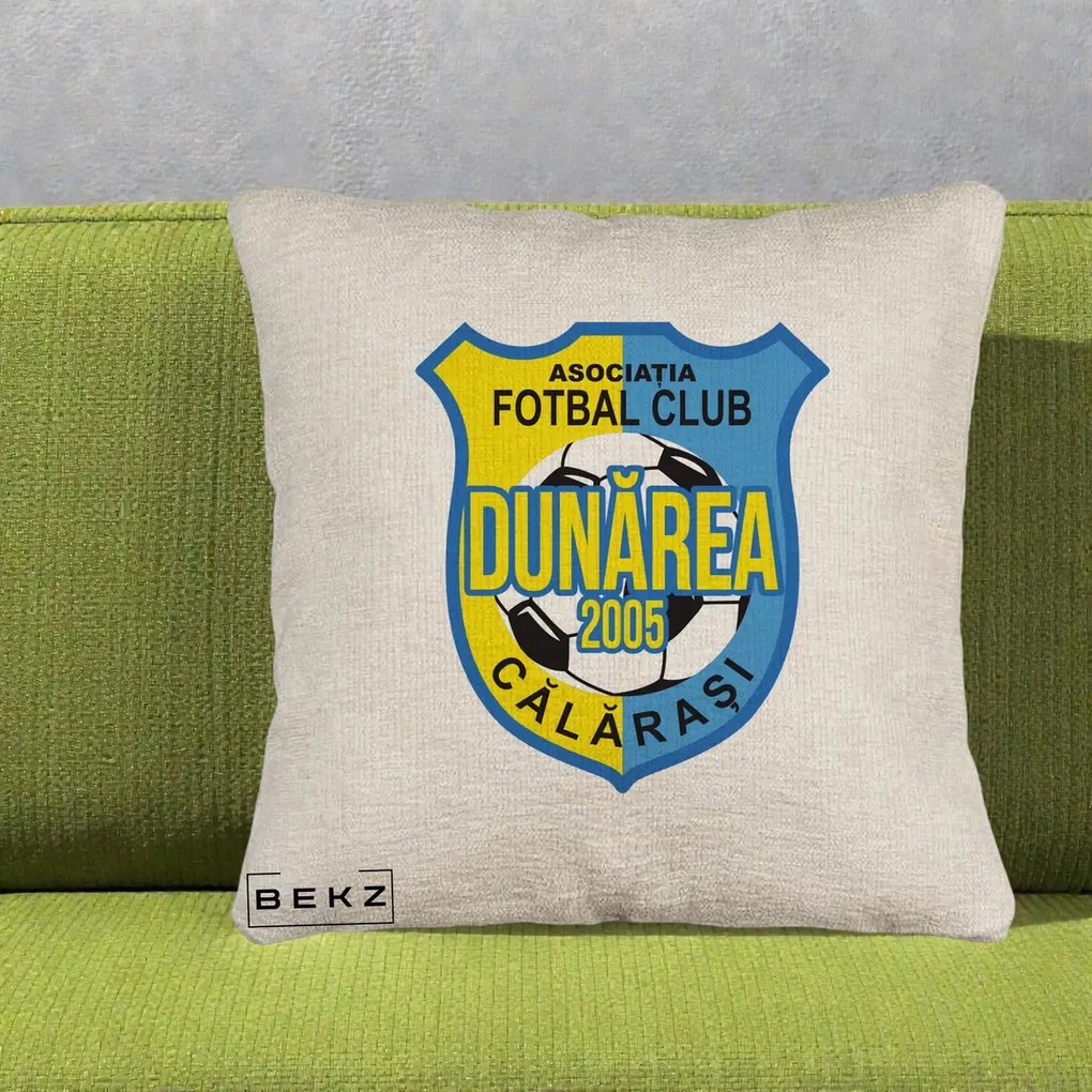 Perna Personalizata AFC Dunarea Calarasi 2005 Fotbal, 40x40 cm, Bej Canapea, Husa Detasabila, Perna Inclusa, BEKZ®