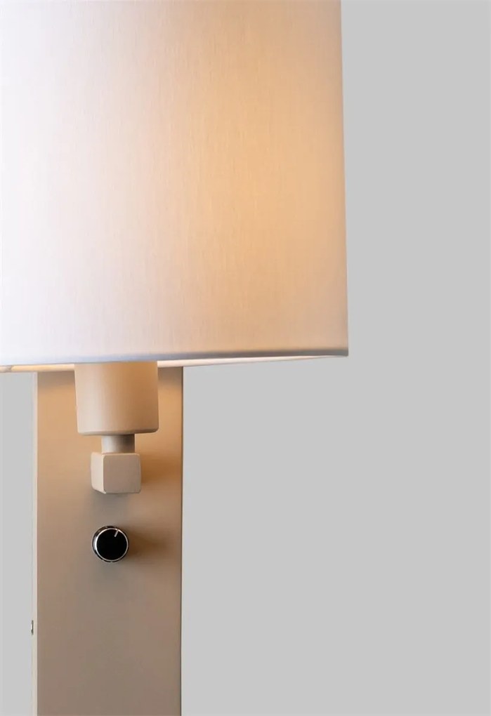 Aplica cu raft, port USB si abajur textil alb Florence