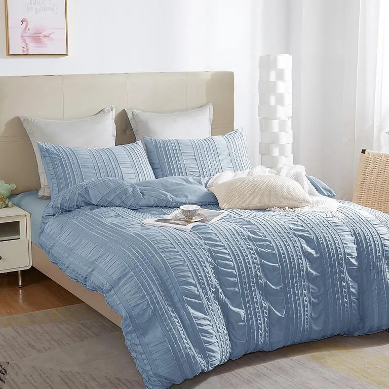 Lenjerie de pat din microfibră creponată NELLA albastru ceresc