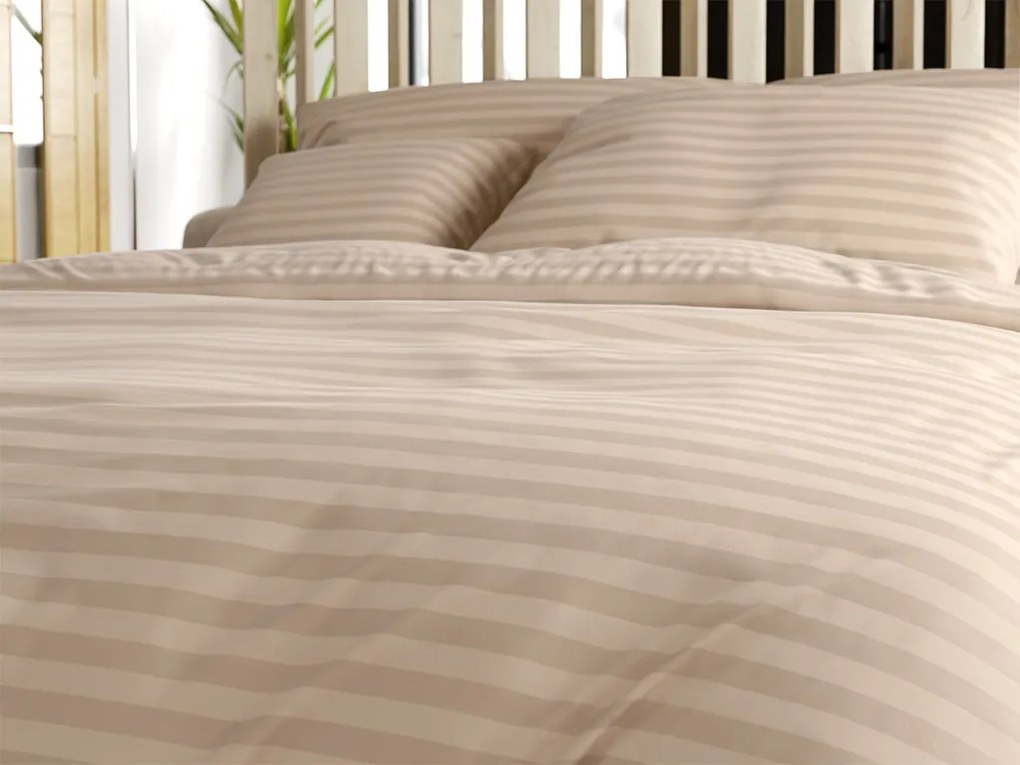 Lenjerie de pat hoteliera din microfibra JASMINE bej - dunga 2 cm Dimensiunile lenjeriei: 2 buc 70 x 90 cm | 200 x 220 cm