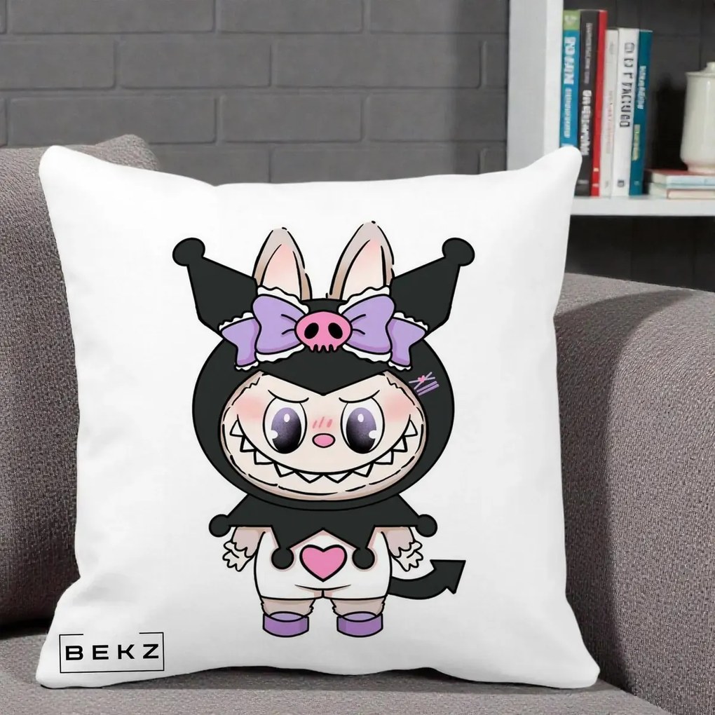 Perna Personalizata Labubu x Kuromi, 40x40 cm, Alba Mata, Husa Detasabila, Perna Inclusa, BEKZ®