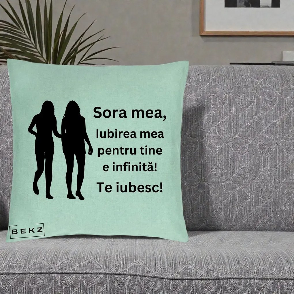 Cadou pentru Sora - Perna Personalizata Sora Mea Te Iubesc Siluete Negre Tinand Maini, 40x40 cm, Verde Menta, Husa Detasabila, Perna Inclusa, BEKZ®