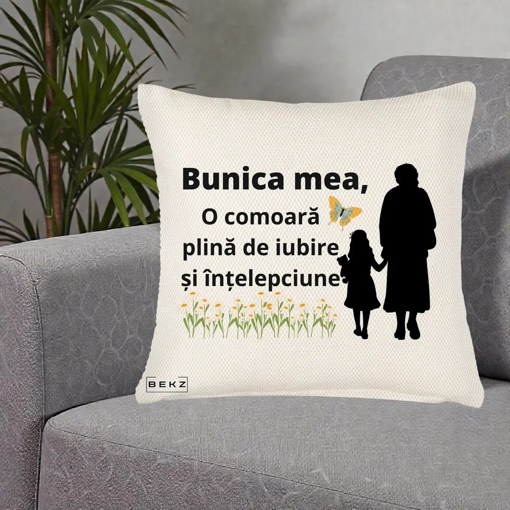 Cadou pentru Bunica - Perna Personalizata Bunica Mea Comoara Iubire Intelepciune Varianta Extinsa, 40x40 cm, Crem Reliefat, Husa Detasabila, Perna Inclusa, BEKZ®