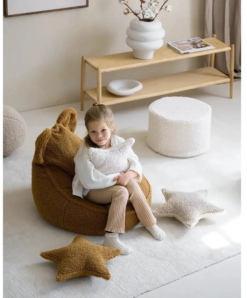 Pernă decorativă pentru copii maro cu tapițerie din țesătură bouclé Star – Wigiwama