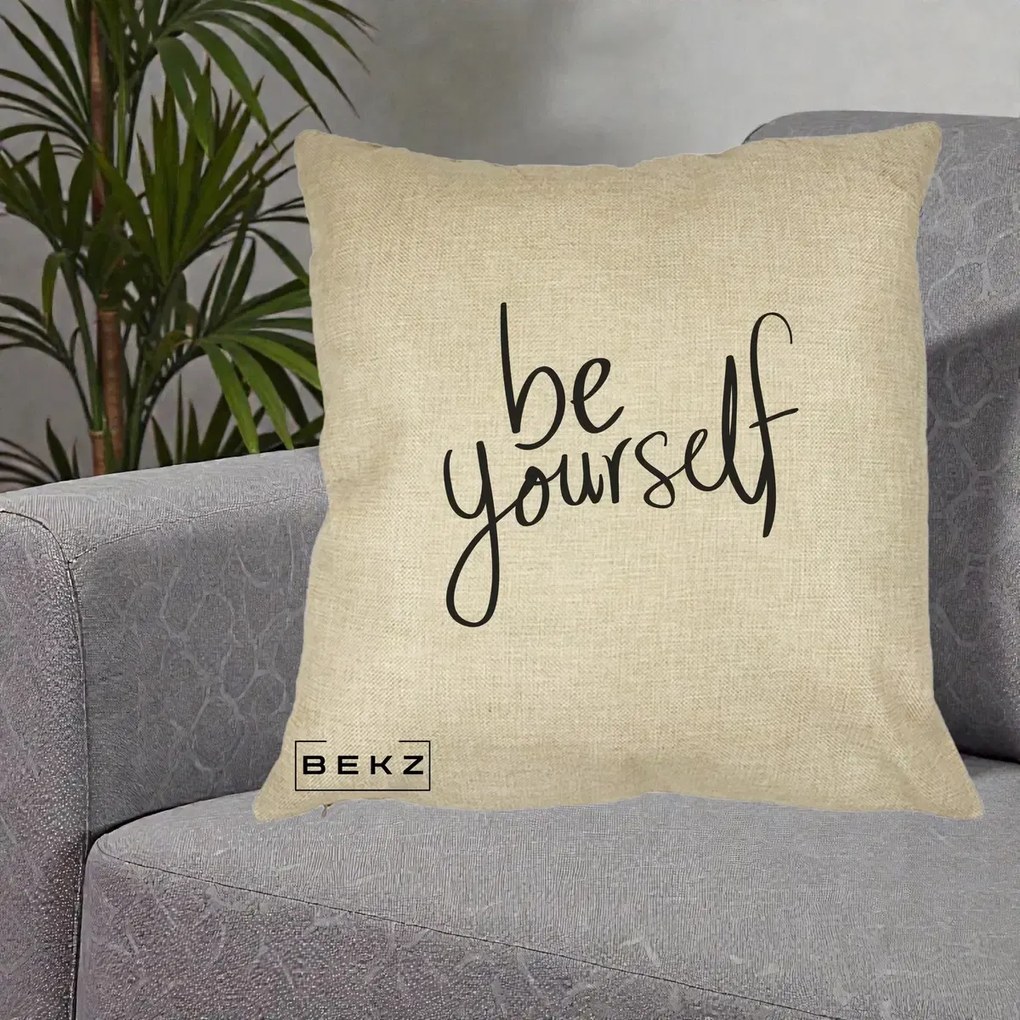 Perna Decorativa Be Yourself Caligrafie Neagra, 40x40 cm, Crem, Husa Detasabila, Perna Inclusa, BEKZ®