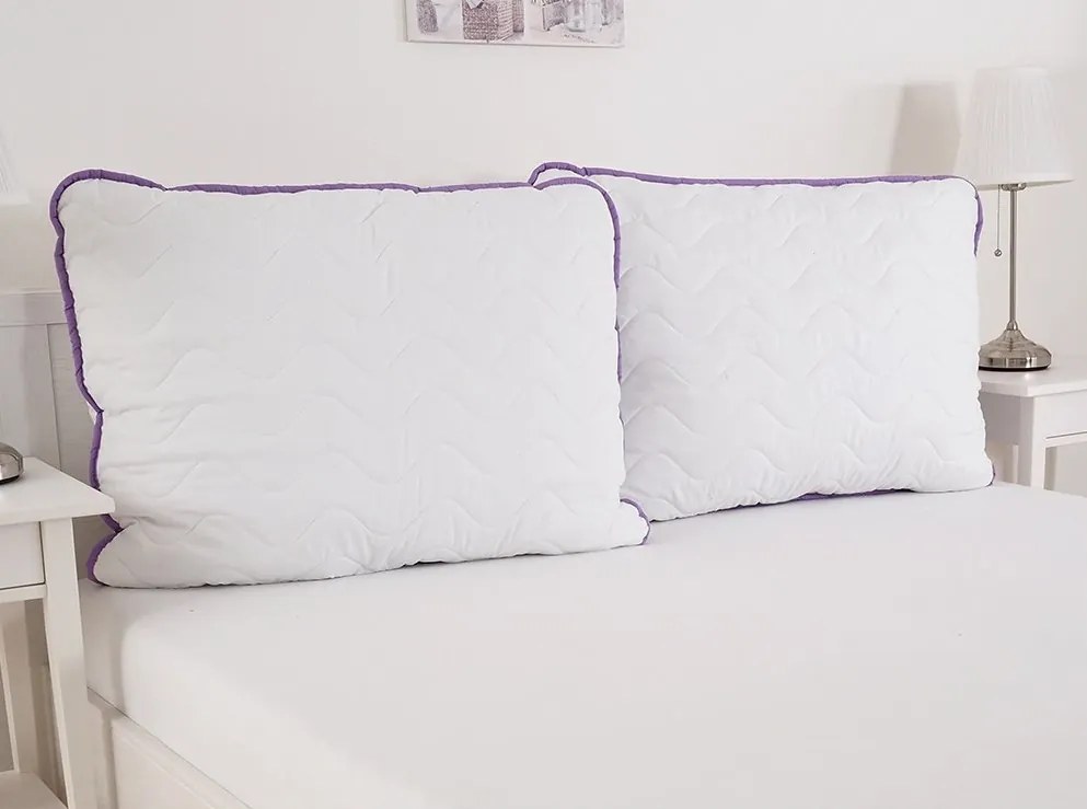 Patura matlasata pentru tot anul 140x200 cm cu perna BELLA LAVENDER 70x90 cm, alba