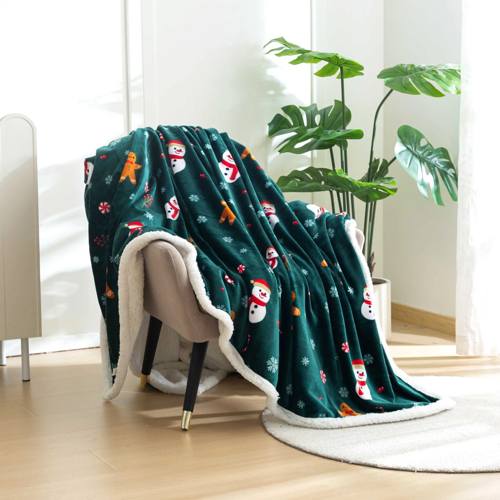 Patura miel din microplus de Craciun SNOWMAN AND GINGERBREAD, verde inchis Dimensiune: 200 x 220 cm