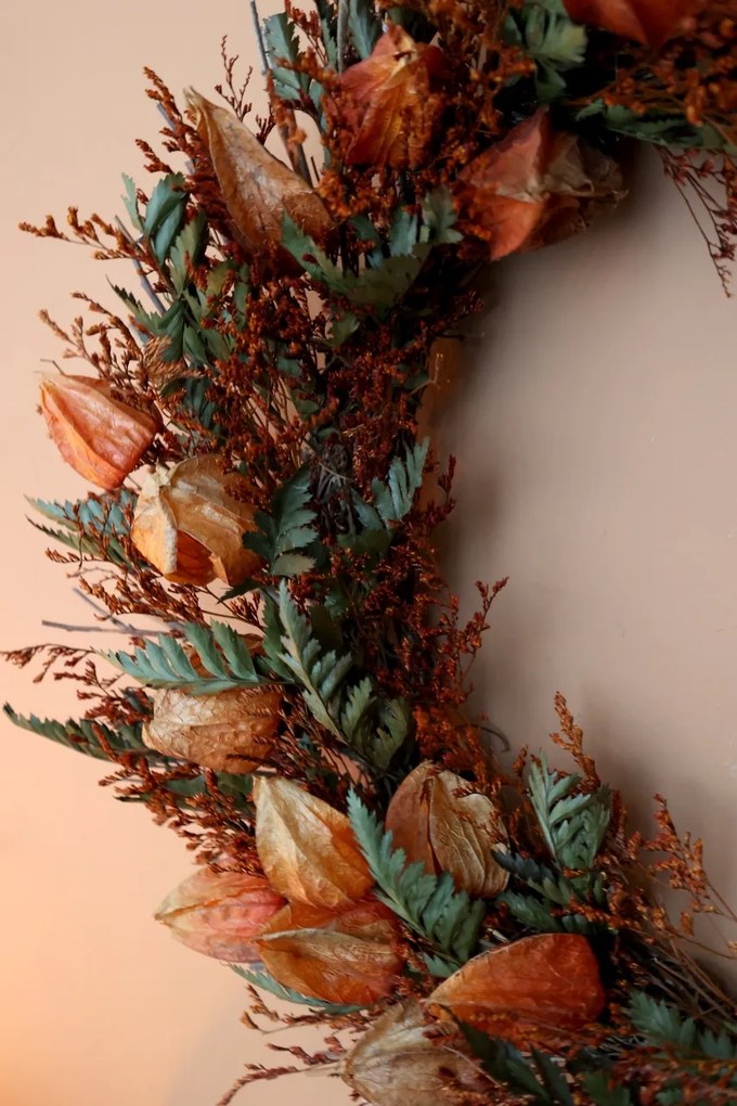 Ghirlanda din flori de camp uscate, terracotta
