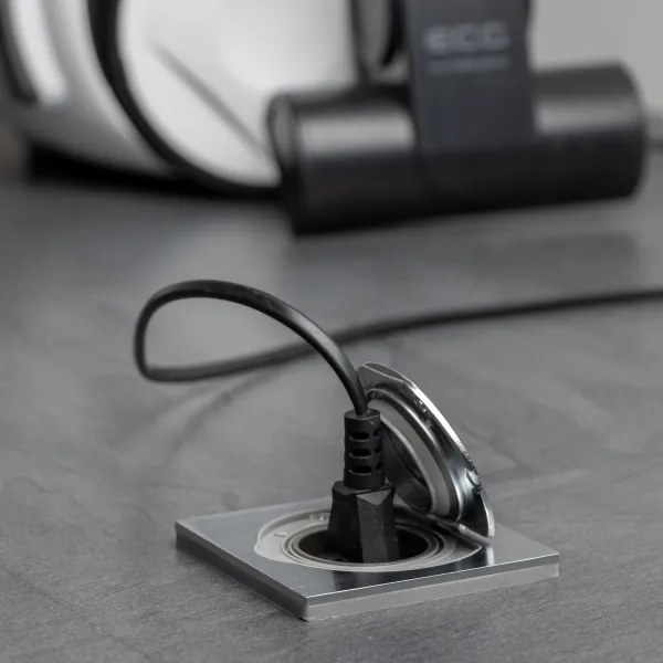 Priză încastrabilă de podea de exterior Brilagi IP55 crom mat pătrat