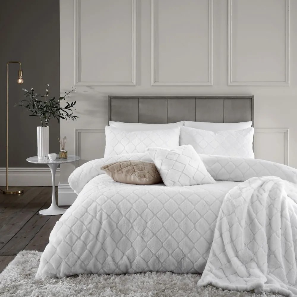 Lenjerie de pat albă din micropluș pentru pat dublu 200x200 cm Cosy Diamond – Catherine Lansfield