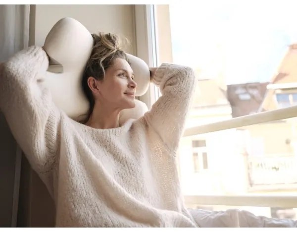 Pernă anatomică CONNECT IT CFH-6030-WH Virgo alb/gri