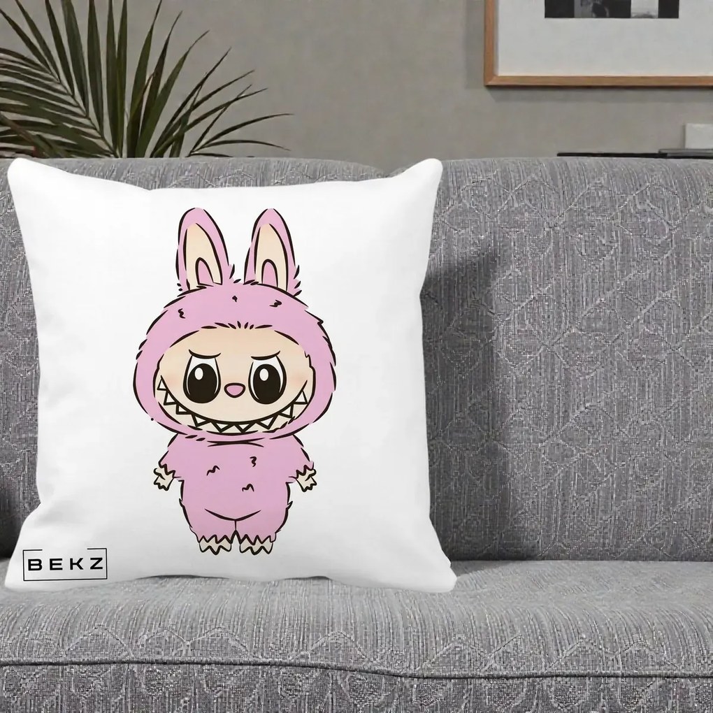 Perna Personalizata Labubu Mov Pastel, 40x40 cm, Alba Mata, Husa Detasabila, Perna Inclusa, BEKZ®