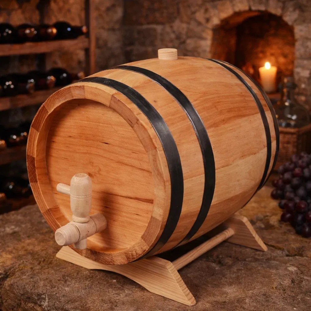Butoi din lemn masiv de fag pentru vin, disponibil la 3L   5L   15L