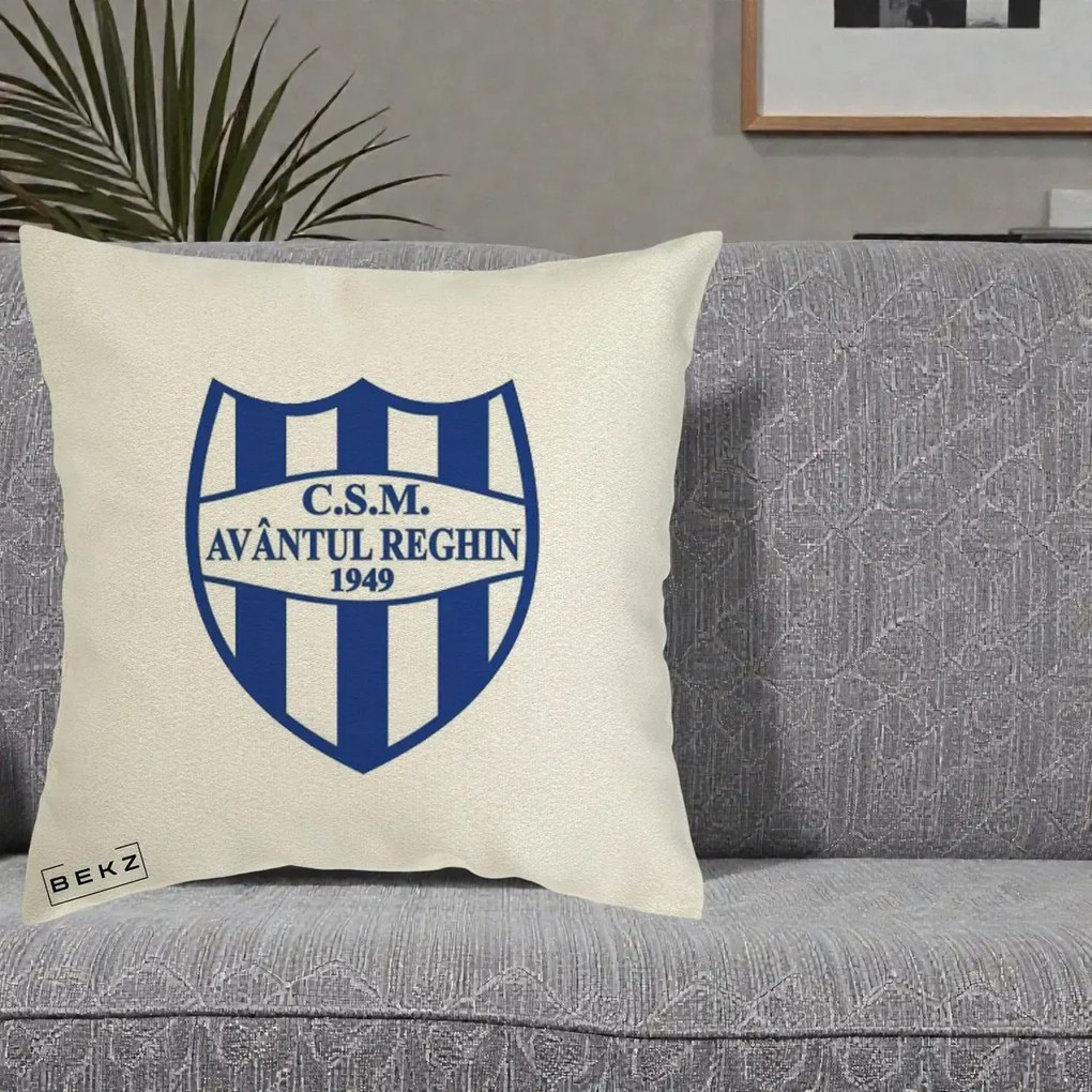 Perna Personalizata CSM Avantul Reghin 1949, 40x40 cm, Ecru, Husa Detasabila, Perna Inclusa, BEKZ®