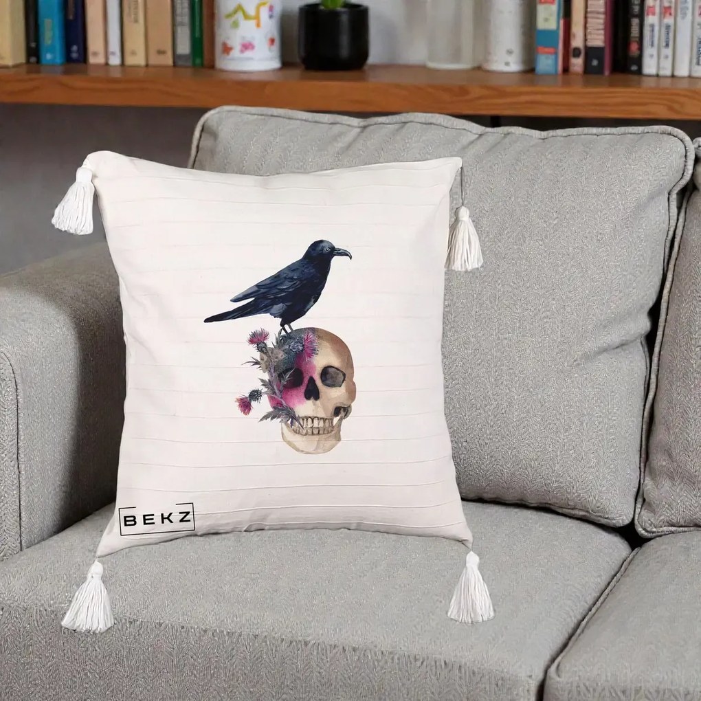 Perna Decorativa Craniu cu Corb si Flori Gothic, 40x40 cm, Bej cu Franjuri, Husa Detasabila, Perna Inclusa, BEKZ®