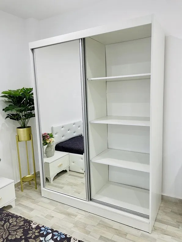 Dormitor Erika / Madrid, culoare alb, cu pat tapiterie alba 140 x 200, dulap 150 cm, comoda si 2 noptiere