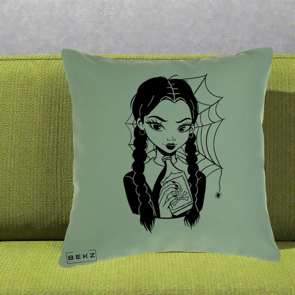 Perna Personalizata Wednesday cu Panza de Paianjen, 40x40 cm, Verde, Husa Detasabila, Perna Inclusa, BEKZ®