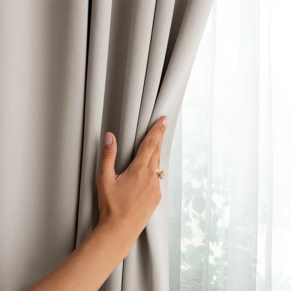 Draperie bej termoizolantă/dimout (semi-opacă) 140x175 cm Kierra – Restilo