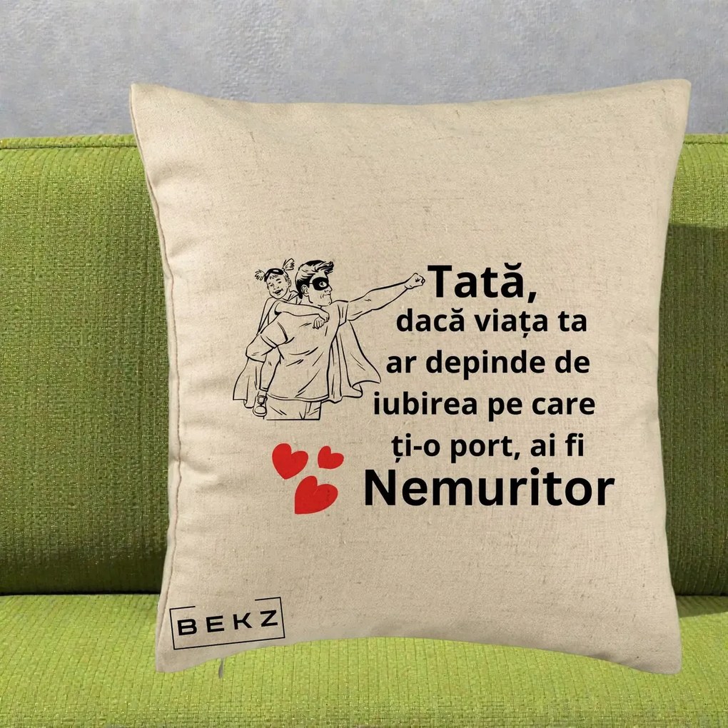 Perna personalizata tata: Tata Nemuritor Supererou cu Masca, 40x40 cm cu Umplutura, Bej, BEKZ