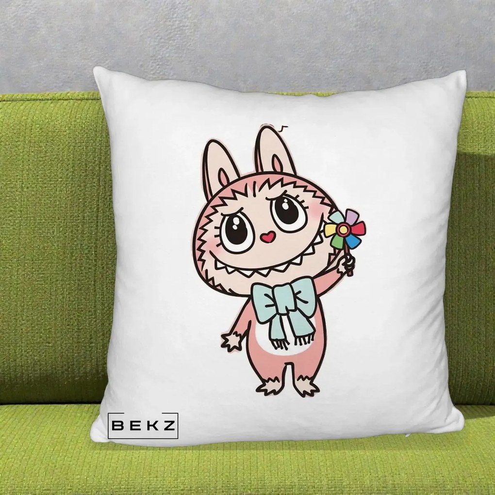 Perna Personalizata Labubu Roz cu Morisca, 40x40 cm, Alb Pufos, Husa Detasabila, Perna Inclusa, BEKZ®