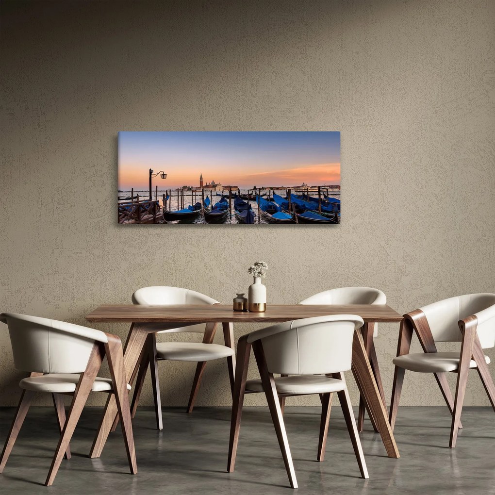 Tablou - zgârie norii unui oraș mare (120x50 cm)