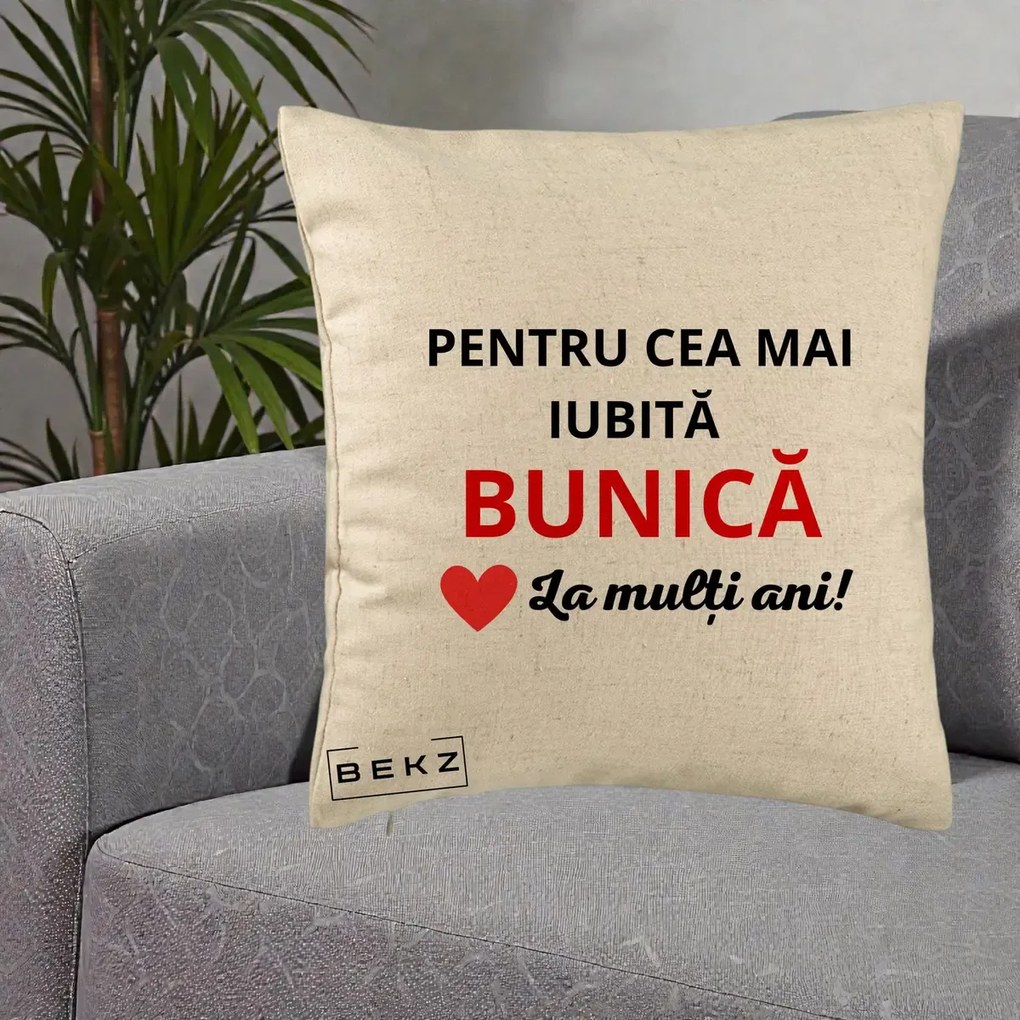Cadou pentru Bunica - Perna Personalizata Pentru Cea Mai Iubita Bunica La Multi Ani Rosu, 40x40 cm, Bej, Husa Detasabila, Perna Inclusa, BEKZ®