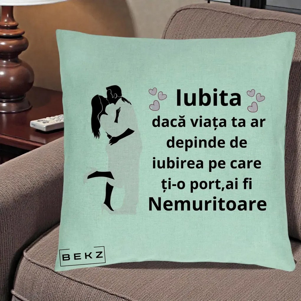Cadou pentru Iubita - Perna Personalizata Iubita Nemuritoare cu Siluete de Cuplu, 40x40 cm, Verde Menta, Husa Detasabila, Perna Inclusa, BEKZ®