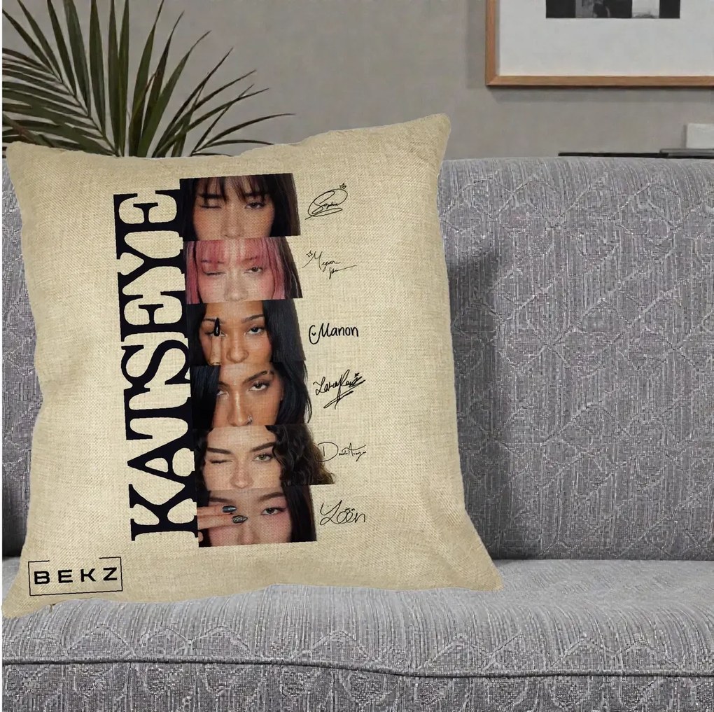 Perna Personalizata K-pop KATSEYE Semnaturi Membre Foto, 40x40 cm, Crem, Husa Detasabila, Perna Inclusa, BEKZ®