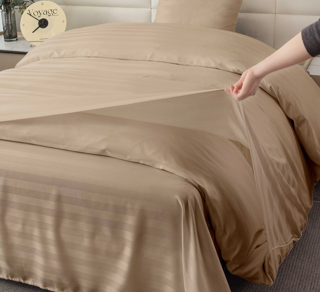 Lenjerie de pat hoteliera din microfibra JASMINE bej - dunga 2 cm, buzunar hotelier Dimensiune lenjerie de pat: 2 buc 70 x 90 cm | 200 x 220 cm