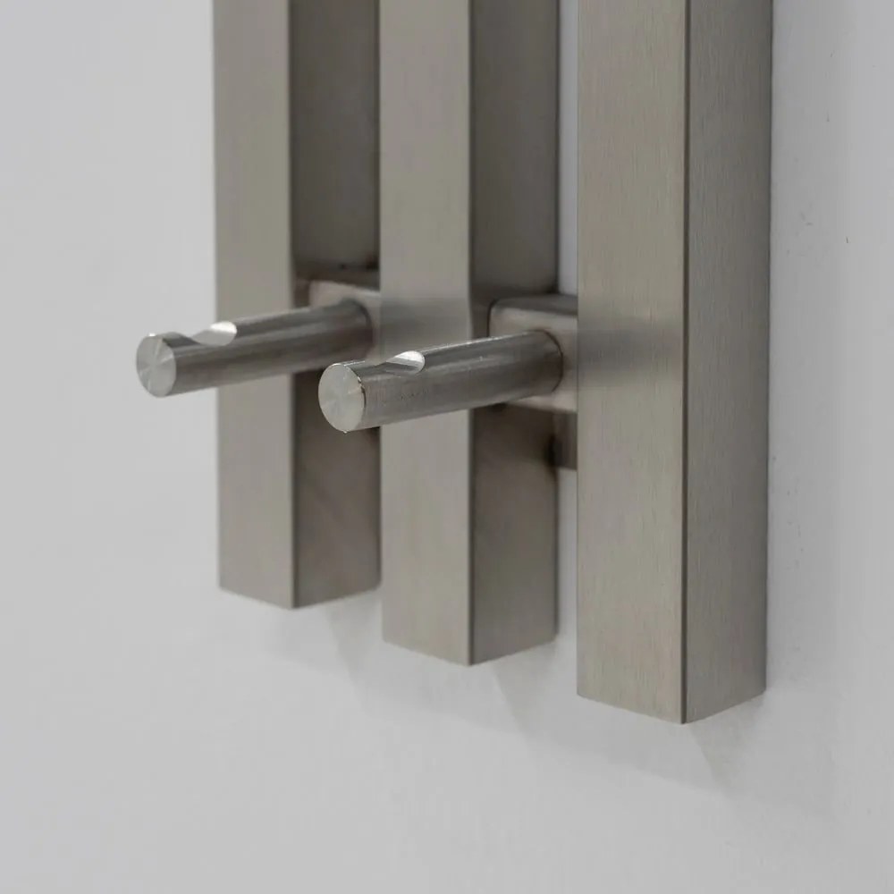 Cuier de perete argintiu din metal 65 cm Senza – Spinder Design