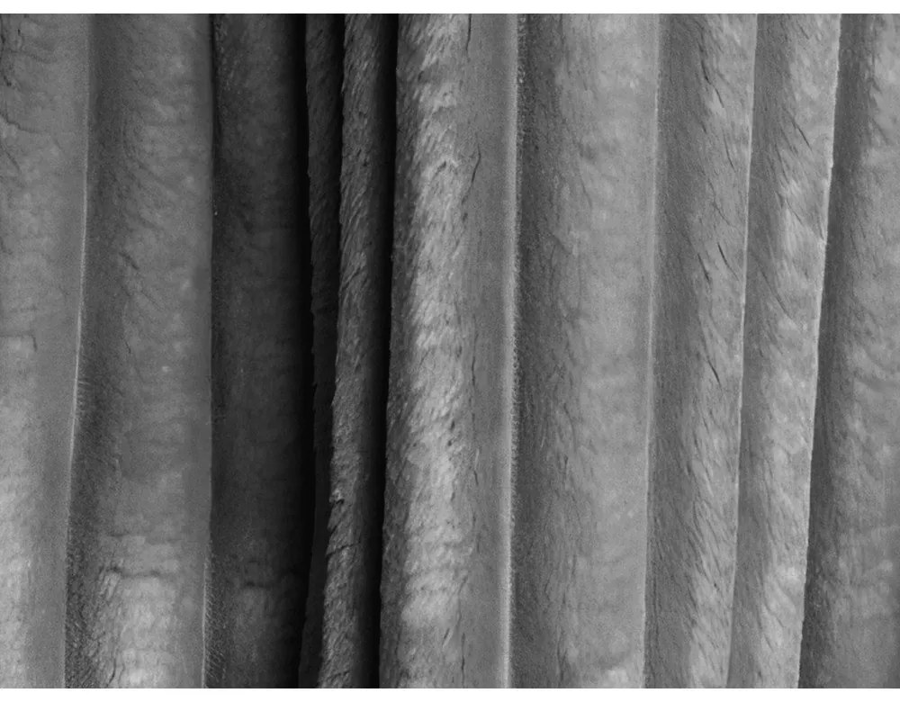 Canapea gri închis extensibilă/cu spațiu de depozitare cu tapițerie din catifea reiată 266 cm Kini – Makamii