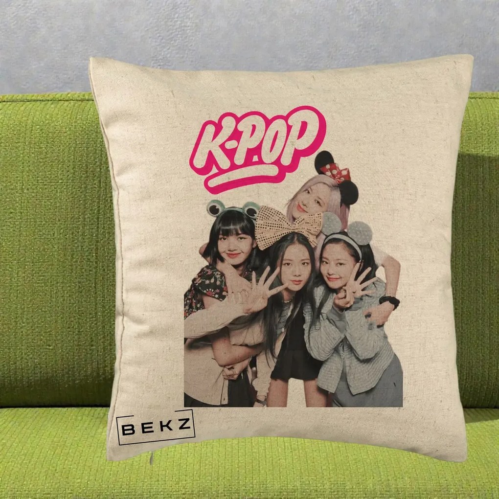 Perna Personalizata BLACKPINK K-Pop Grup Pozitii Amuzante, 40x40 cm, Bej, Husa Detasabila, Perna Inclusa, BEKZ®