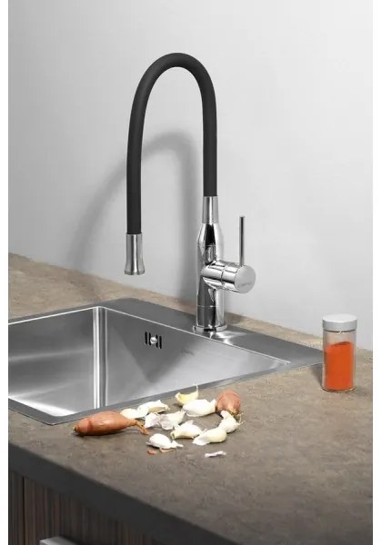 Baterie de chiuvetă cu pipă flexibilă Sapho SILI negru/crom lucios