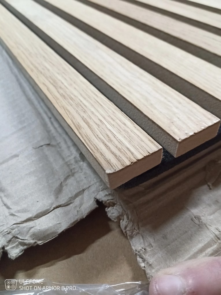 Reducere Panouri lamelare stejar uleiat 240 x 60 cm (2 bucati in pachet) calitatea a II-a