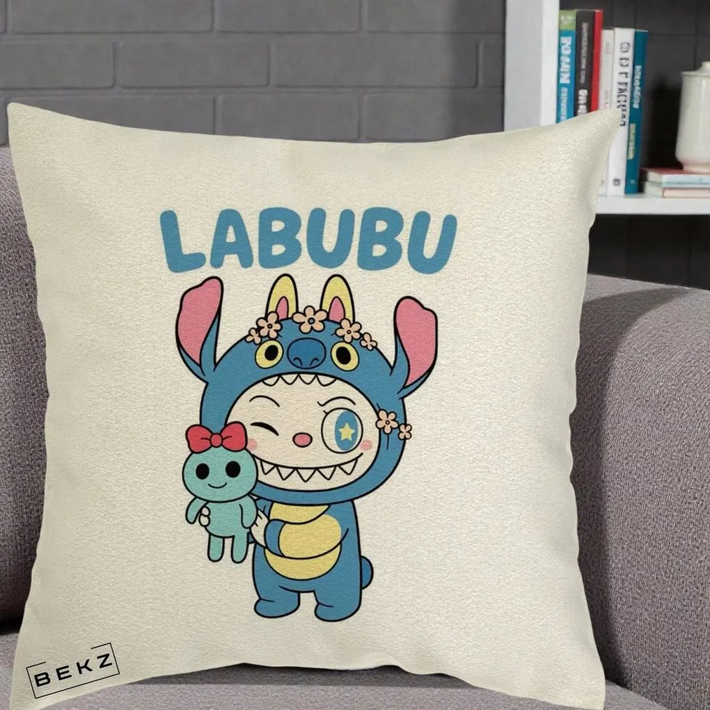 Perna Personalizata Labubu x Stitch cu Flori, 40x40 cm, Ecru, Husa Detasabila, Perna Inclusa, BEKZ®